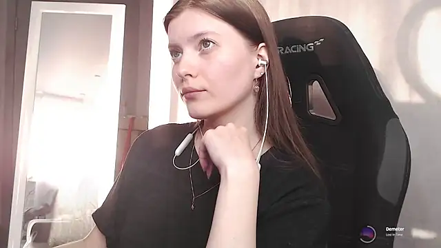 Snapshot of cute_elfy_ chatting on September 21, 2025, 2:40 pm cute elfy  online show from September 21, 2025, 2:40 pm