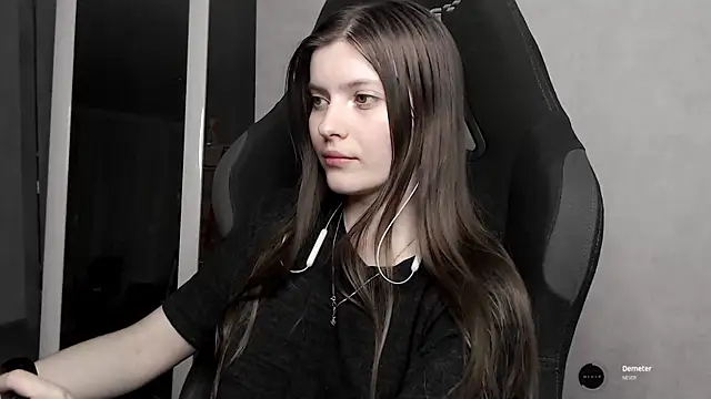 Snapshot of cute_elfy_ chatting on September 22, 2025, 5:15 pm cute elfy  online show from September 22, 2025, 5:15 pm