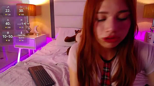 Snapshot of Solara- chatting on September 24, 2025, 8:01 pm Solara- online show from September 24, 2025, 8:01 pm