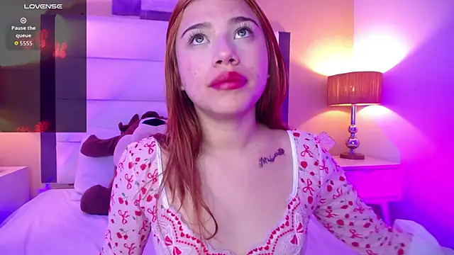 Snapshot of Solara- chatting on November 1, 2025, 4:42 pm Solara- online show from November 1, 2025, 4:42 pm