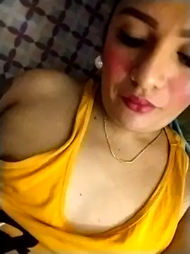 enoria1992 online show from November 12, 2025, 4:18 pm