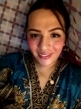 enoria1992 online show from November 29, 2025, 8:39 am