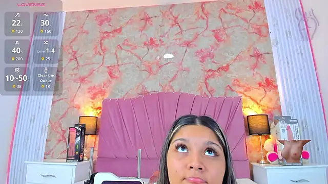 Wonderkloe  online show from March 18, 2026, 2:47 am