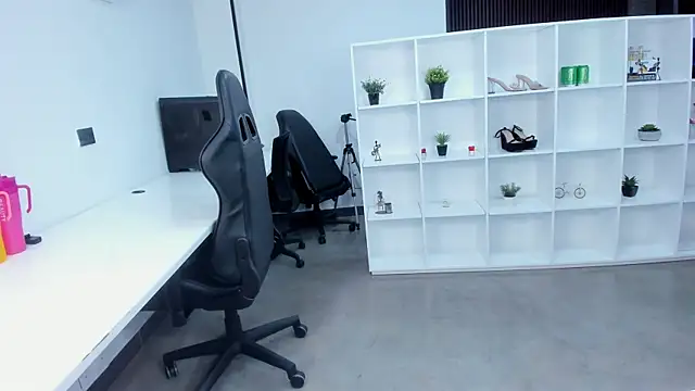 Snapshot of megan_bigboobs_ chatting on October 19, 2025, 10:38 am megan bigboobs online show from October 19, 2025, 10:38 am