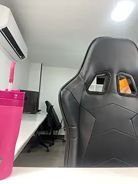 Snapshot of megan_bigboobs_ chatting on October 21, 2025, 10:38 am megan bigboobs online show from October 21, 2025, 10:38 am