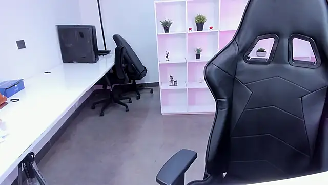 Snapshot of megan_bigboobs_ chatting on October 25, 2025, 11:29 am megan bigboobs online show from October 25, 2025, 11:29 am