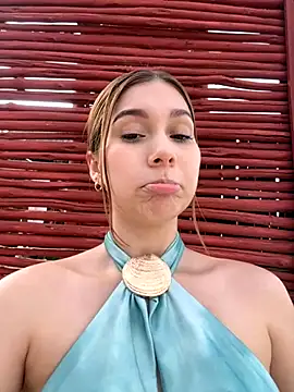 Nikii   online show from November 11, 2025, 8:09 pm