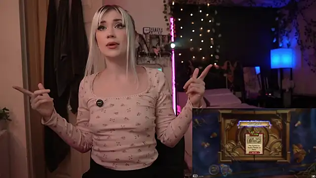 littlelune online show from October 15, 2025, 12:44 am