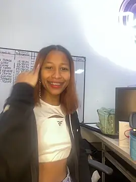 Snapshot of LorenBeiker- chatting on October 7, 2025, 12:02 pm LorenBeiker- online show from October 7, 2025, 12:02 pm