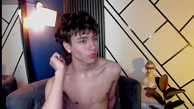 Christopher 77 online show from October 7, 2025, 2:03 pm