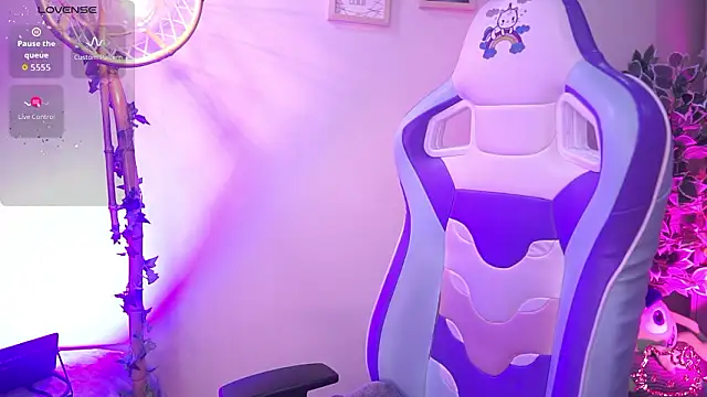 Snapshot of chloe_moons_ chatting on February 27, 2026, 11:16 pm chloe moons online show from February 27, 2026, 11:16 pm