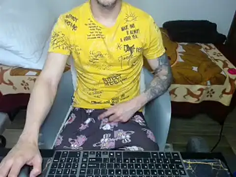 bossking017 online show from February 3, 2025, 11:20 am