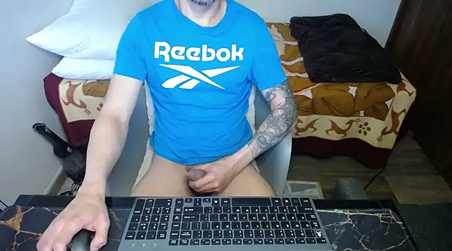 bossking017 online show from February 4, 2025, 1:16 pm