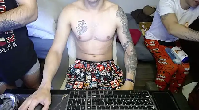 bossking017 online show from February 8, 2025, 12:17 pm