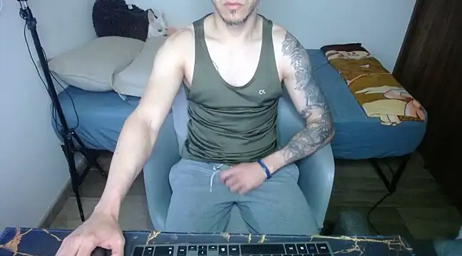 bossking017 online show from March 12, 2025, 12:36 pm