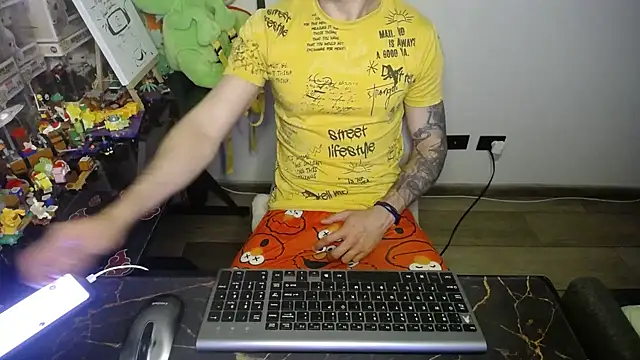 bossking017 online show from September 9, 2025, 4:01 am