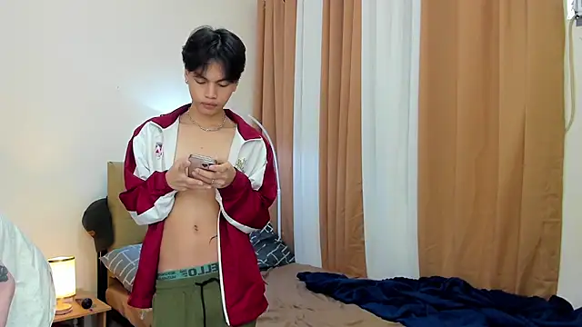 hotfreshdior online show from September 19, 2025, 9:04 pm