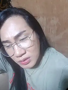 Snapshot of behappy4me chatting on March 13, 2026, 3:07 pm behappy4me online show from March 13, 2026, 3:07 pm