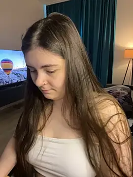 Lovely Waifu online show from May 5, 2026, 11:18 am
