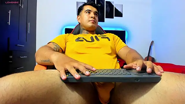thiago  cp01 online show from May 9, 2026, 3:45 am