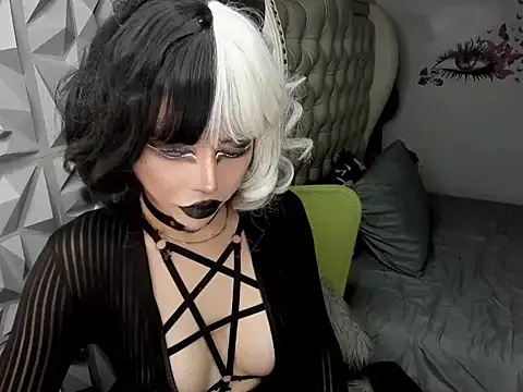 janecomander online show from June 12, 2026, 2:10 am