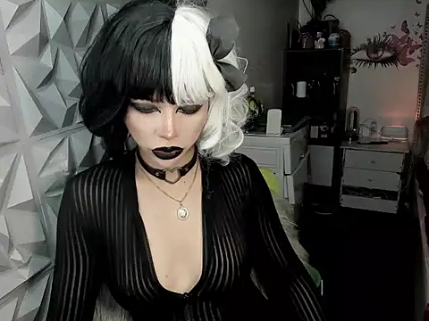 janecomander online show from July 4, 2026, 5:02 am