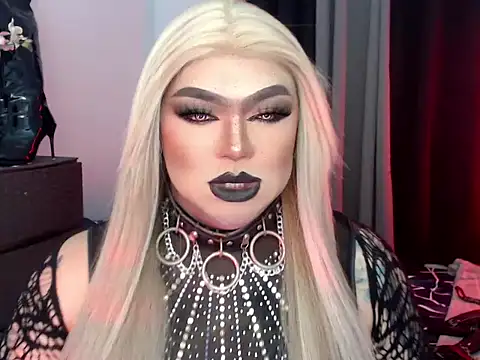 Snapshot of michellevixen922 chatting on October 28, 2025, 4:53 pm michellevixen922 online show from October 28, 2025, 4:53 pm