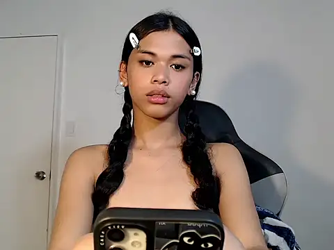 urcurlydiva online show from November 25, 2025, 5:18 am