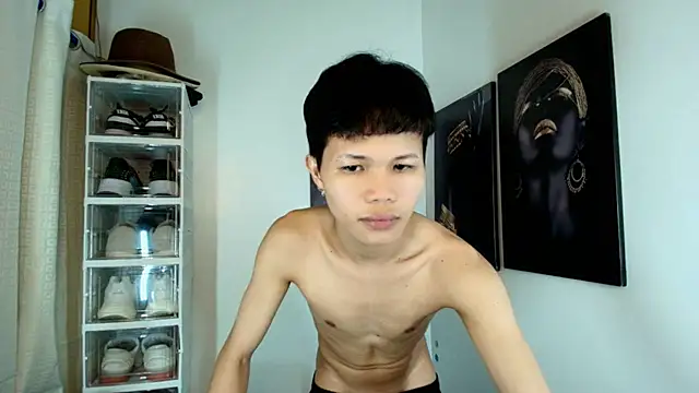 Snapshot of crazyasiantwink chatting on October 26, 2025, 5:52 pm crazyasiantwink online show from October 26, 2025, 5:52 pm