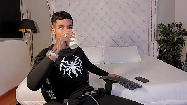 Thiagoferreti online show from February 11, 2026, 2:27 am