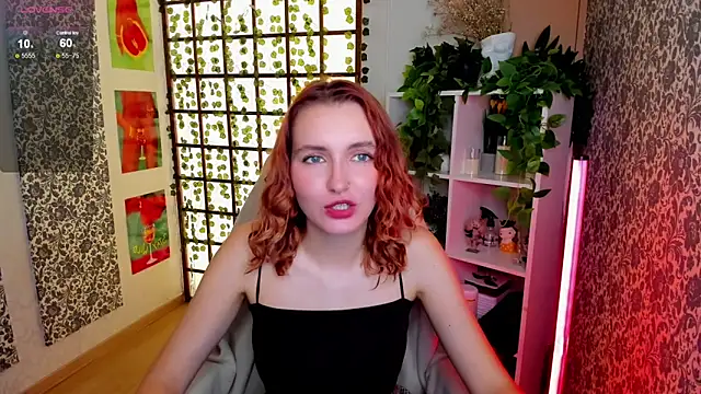 Snapshot of Elis_Cherry chatting on October 9, 2025, 2:09 am Elis Cherry online show from October 9, 2025, 2:09 am