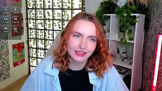 Snapshot of Elis_Cherry chatting on October 21, 2025, 2:01 am Elis Cherry online show from October 21, 2025, 2:01 am