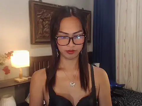 Snapshot of Nathalieheartt chatting on July 2, 2026, 2:33 am Nathalieheartt online show from July 2, 2026, 2:33 am