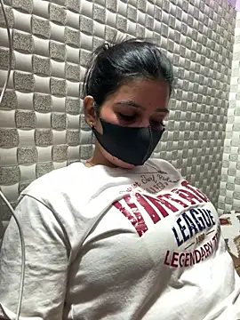 Hot Jaanvi  online show from April 23, 2026, 4:09 pm