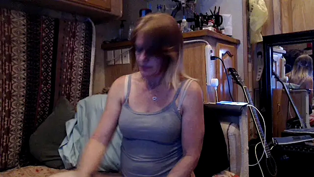 Snapshot of JaimeRhett chatting on March 27, 2026, 7:47 am JaimeRhett online show from March 27, 2026, 7:47 am