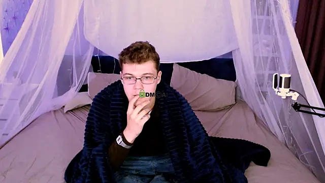 Snapshot of lucas_long_ chatting on October 2, 2025, 12:45 pm lucas long  online show from October 2, 2025, 12:45 pm