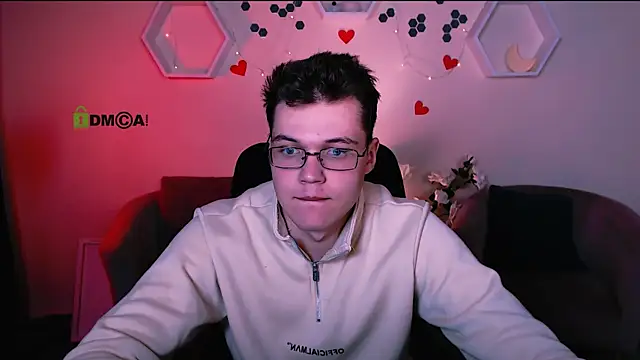 Snapshot of lucas_long_ chatting on October 7, 2025, 7:11 pm lucas long  online show from October 7, 2025, 7:11 pm