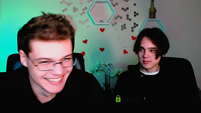 Snapshot of lucas_long_ chatting on October 12, 2025, 8:46 am lucas long  online show from October 12, 2025, 8:46 am