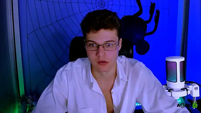 Snapshot of lucas_long_ chatting on October 23, 2025, 6:50 pm lucas long  online show from October 23, 2025, 6:50 pm