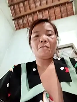 Snapshot of Harmony92 chatting on October 2, 2025, 12:23 pm Harmony92 online show from October 2, 2025, 12:23 pm