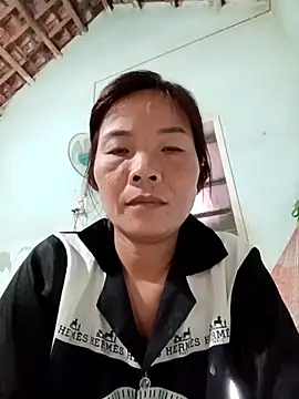 Snapshot of Harmony92 chatting on October 17, 2025, 12:58 am Harmony92 online show from October 17, 2025, 12:58 am