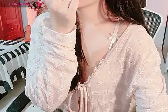 Snapshot of ___Daisy___ chatting on October 17, 2025, 7:38 pm    Daisy    online show from October 17, 2025, 7:38 pm