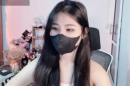 Snapshot of ___Daisy___ chatting on October 21, 2025, 1:01 pm    Daisy    online show from October 21, 2025, 1:01 pm