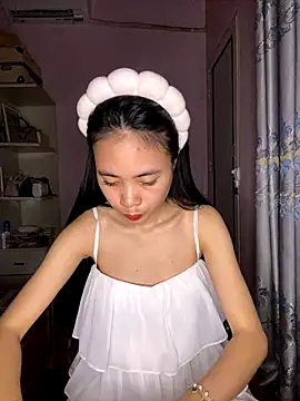 Snapshot of Dau-Tayy chatting on September 15, 2025, 3:23 pm Dau-Tayy online show from September 15, 2025, 3:23 pm