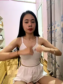 Snapshot of Dau-Tayy chatting on September 17, 2025, 9:55 am Dau-Tayy online show from September 17, 2025, 9:55 am