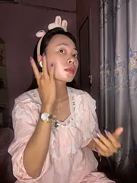 Snapshot of Dau-Tayy chatting on October 7, 2025, 4:15 pm Dau-Tayy online show from October 7, 2025, 4:15 pm