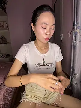 Snapshot of Dau-Tayy chatting on October 18, 2025, 4:19 pm Dau-Tayy online show from October 18, 2025, 4:19 pm