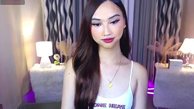 Kiah Wyatt online show from November 6, 2025, 5:08 am