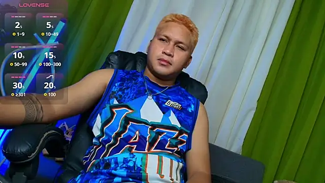 Snapshot of Asian_jayeel chatting on April 5, 2026, 3:47 am Asian jayeel online show from April 5, 2026, 3:47 am