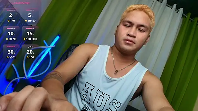 Snapshot of Asian_jayeel chatting on April 7, 2026, 10:37 am Asian jayeel online show from April 7, 2026, 10:37 am